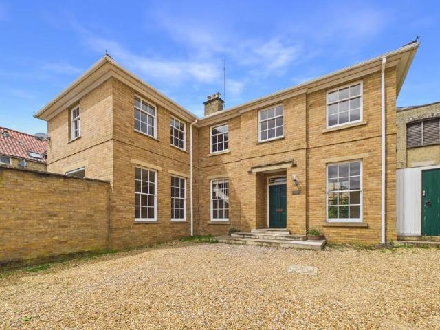 House for sale in Oundle