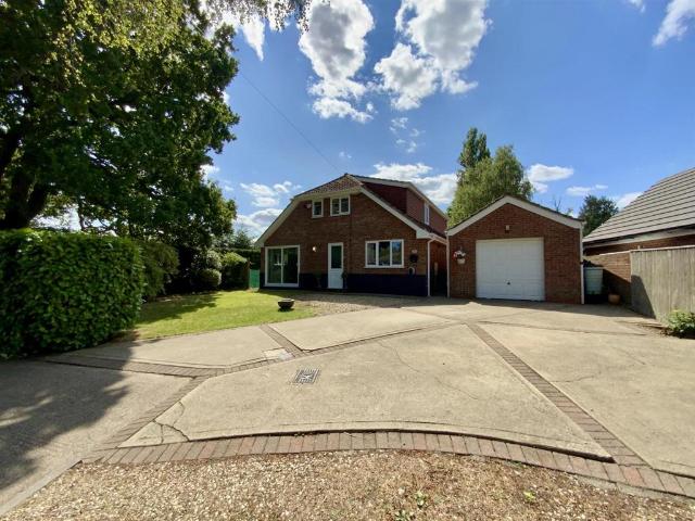 House for sale in Healing, North East Lincolnshire