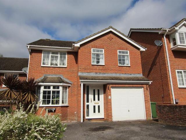 House for sale in Fair Oak and Horton Heath, Helford