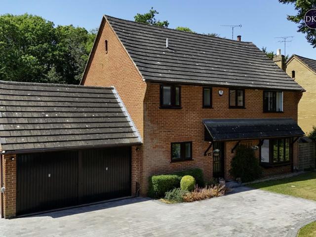 House for sale in Kingswood, North Watford