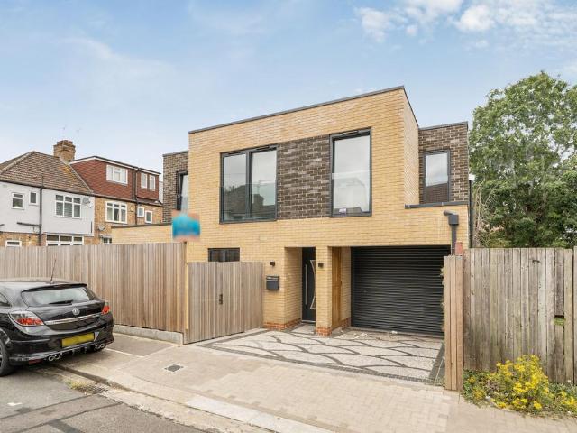 House for sale in New Barnet, Greater London