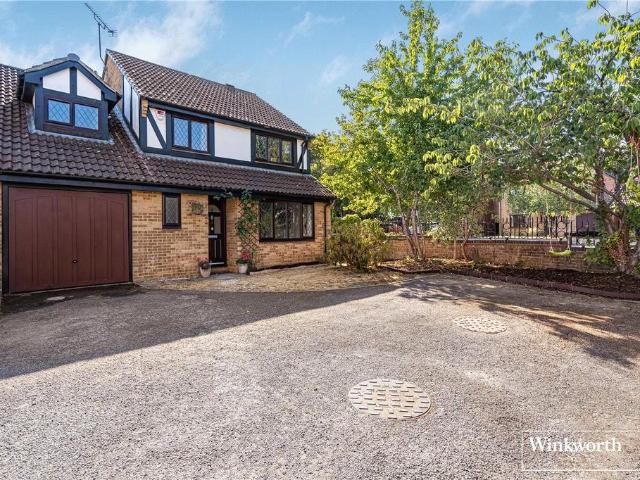 House for sale in Heol-las, Surrey