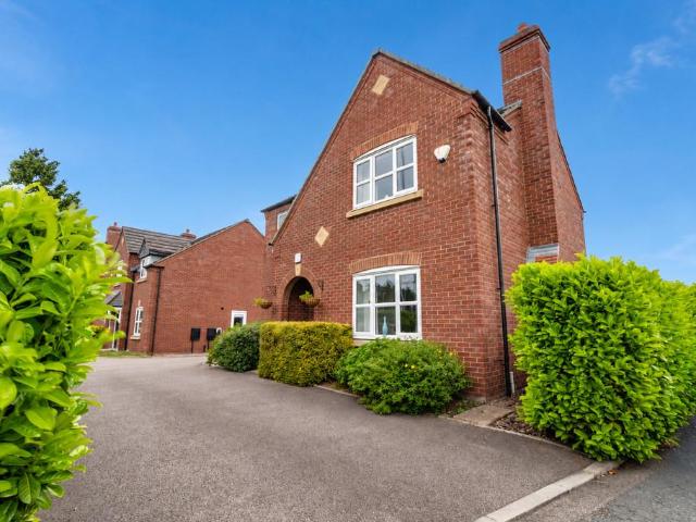 House for sale in Kettlebrook, Staffordshire