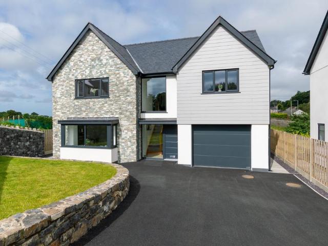 House for sale in Gwalchmai, Wales