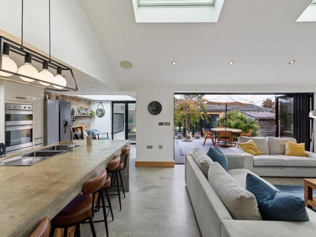 House for sale in World's End, Perryfields