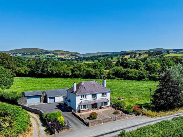 House for sale in Llanddewi Brefi, Wales