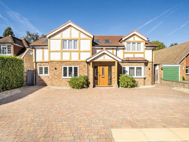 House for sale in Farnborough Park, Greater London