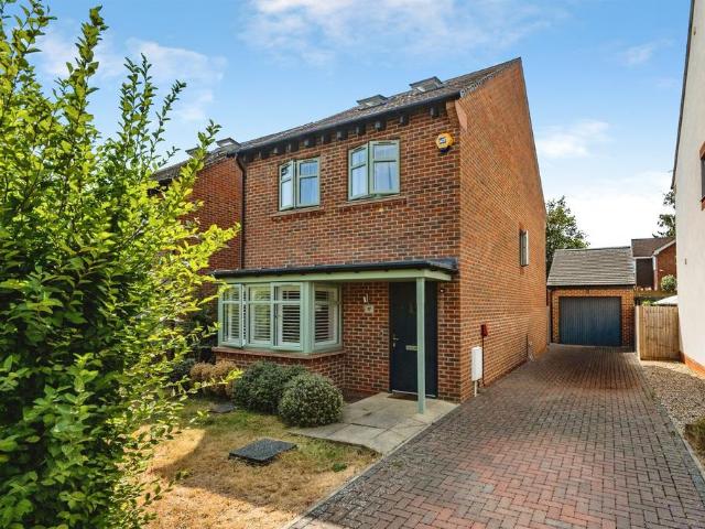 House for sale in Abbots Langley, Three Rivers