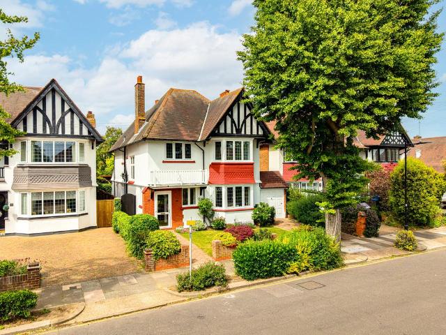 House for sale in North Shoebury, Alton Barnes