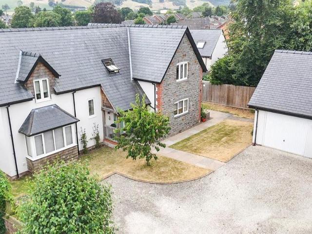House for sale in Llansantffraid, Llansantffraid-ym-Mechain