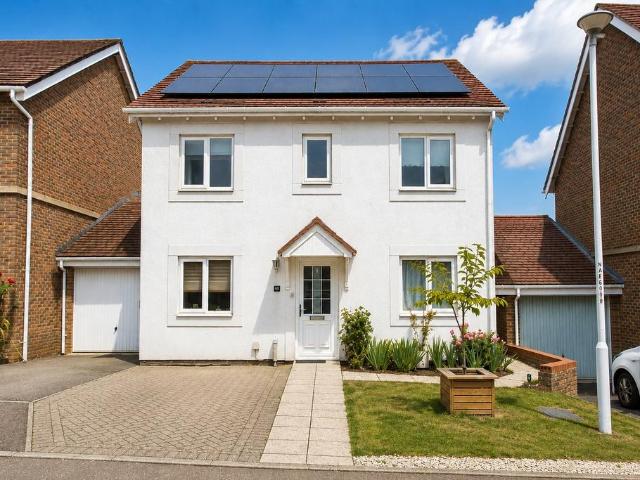 House for sale in Hawkinge, Folkestone