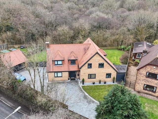 House for sale in Llantwit Fardre, Beddau