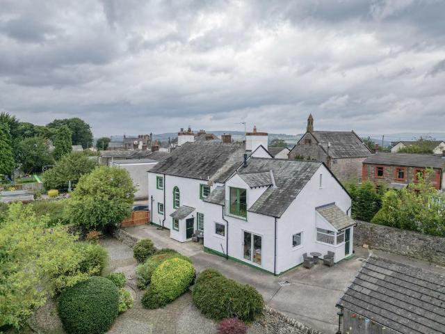 House for sale in Clifton