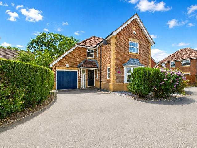 House for sale in Calcot, West Berkshire