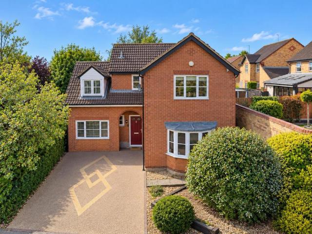 House for sale in Abington, Northampton