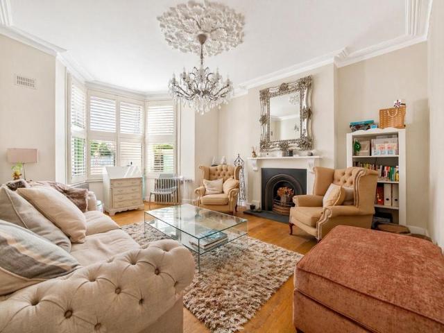 House for sale in Streatham Hill, Greater London