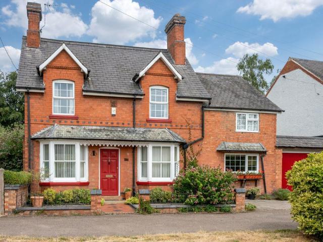 House for sale in Elmfield, Leicestershire