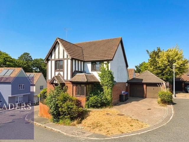 House for sale in Chipping Hill, Essex
