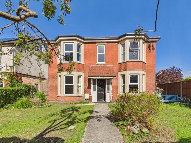 House for sale in Wotton Pitch, Gloucester