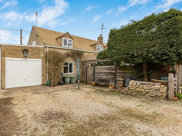House for sale in Black Bourton, Oxfordshire