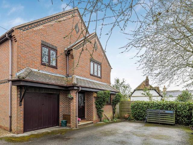 House for sale in Shabbington, Buckinghamshire