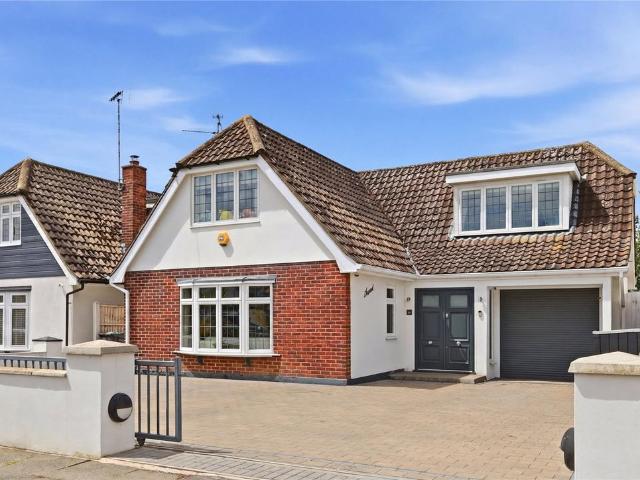 House for sale in North Shoebury, Alton Barnes
