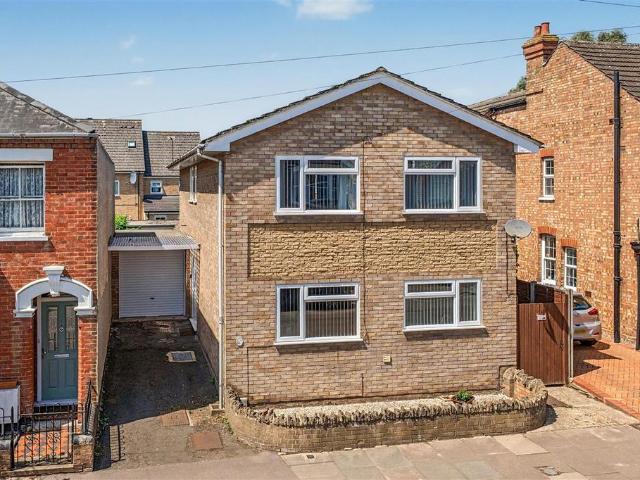 House for sale in De Parys, Bedford
