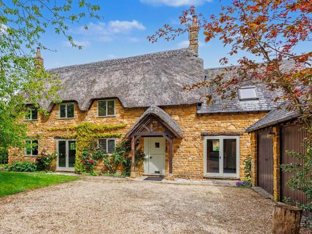House for sale in Fossebridge, Gloucestershire