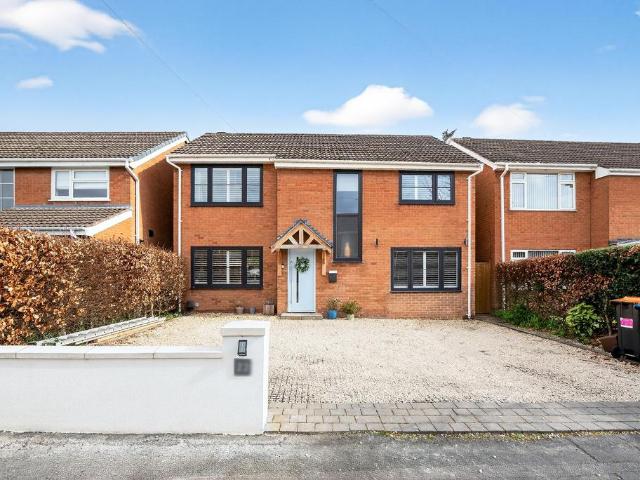 House for sale in Saughall, Cheshire
