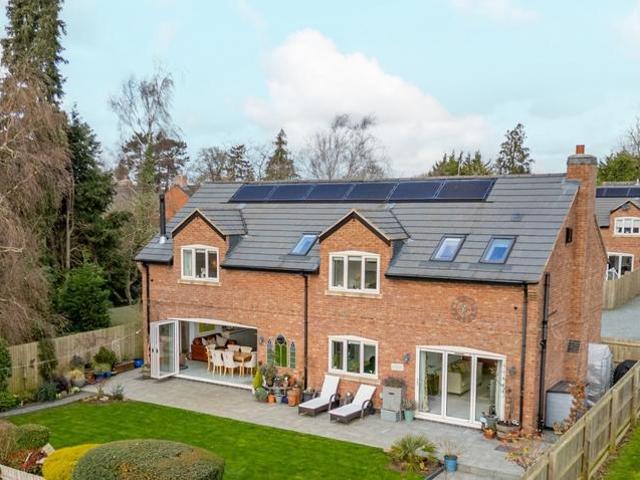 House for sale in Stanford On Avon, Leicestershire