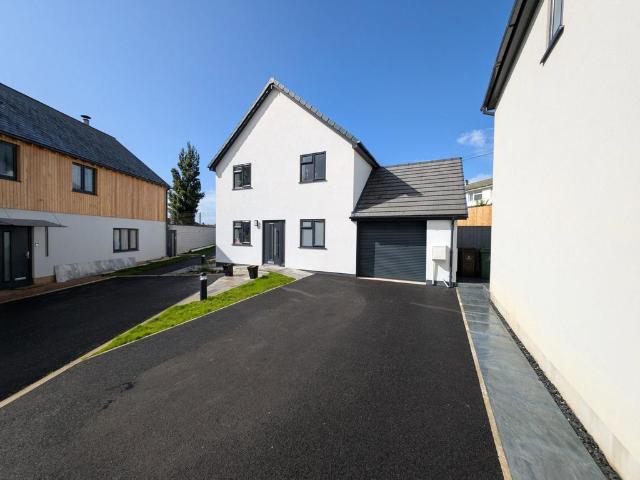 House for sale in Kings Tamerton, Mount Wise