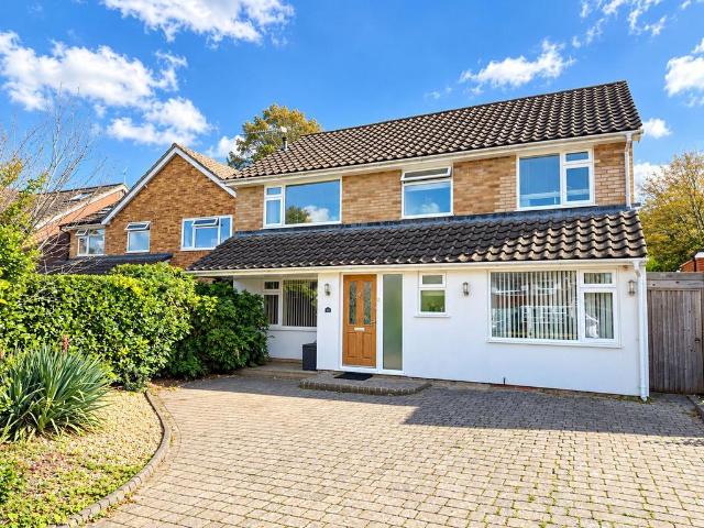 House for sale in Felbridge, Tandridge