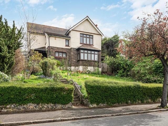 House for sale in London Borough of Croydon, Kenley