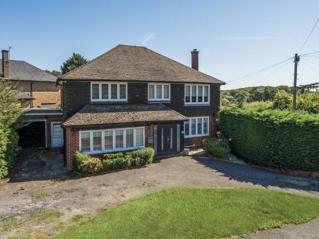 House for sale in Gerrards Cross, Tatling End