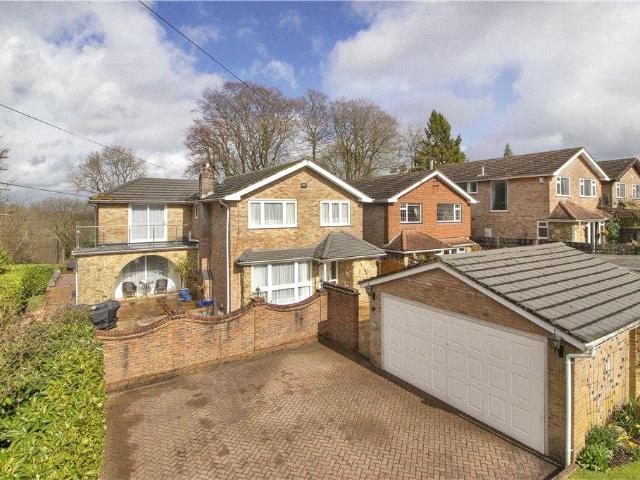 House for sale in Hillview, Surrey