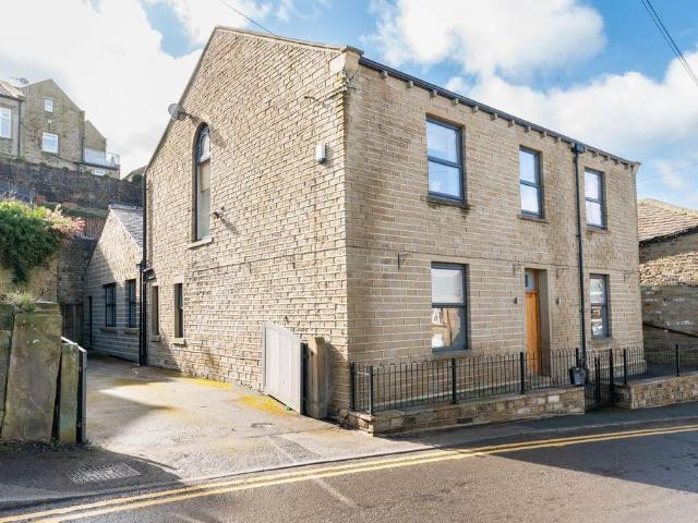 House for sale in Highburton, West Yorkshire