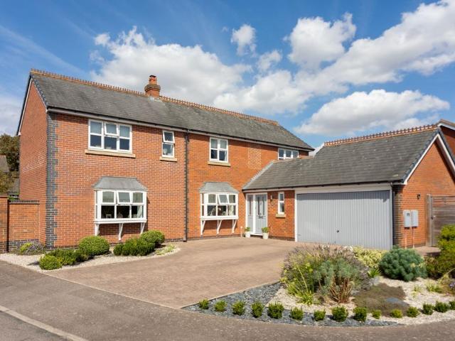 House for sale in Elmfield, Leicestershire