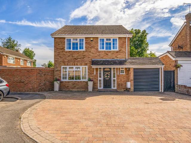 House for sale in The Butts, Kent