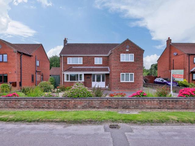 House for sale in High Field, York
