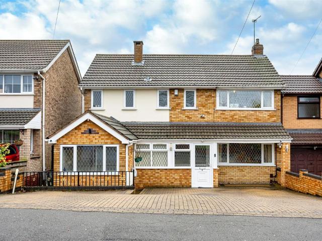 House for sale in Goldthorn Hill, West Midlands