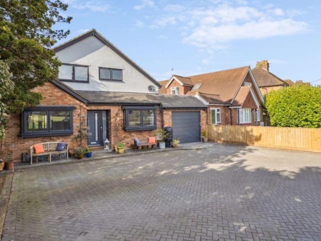 House for sale in Great Kingshill, Buckinghamshire