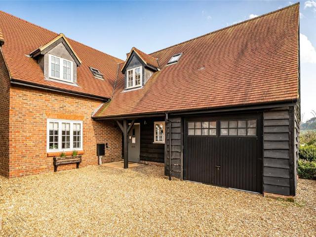 House for sale in Saunderton, Buckinghamshire