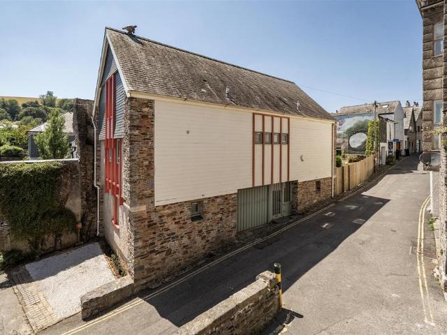 House for sale in Strode, Devon