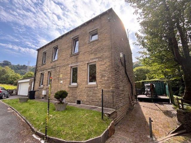 House for sale in Cornholme, Todmorden