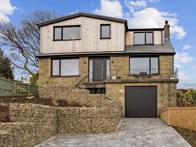 House for sale in Claremount, Northowram