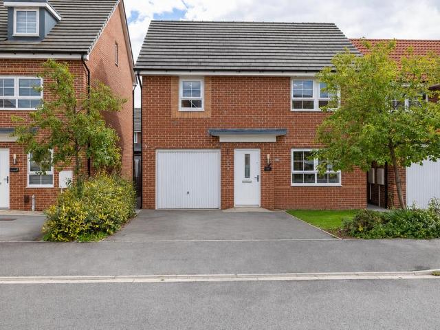 House for sale in Wheatley Hall Mews, Doncaster