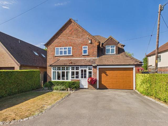 House for sale in Great Kingshill, Buckinghamshire