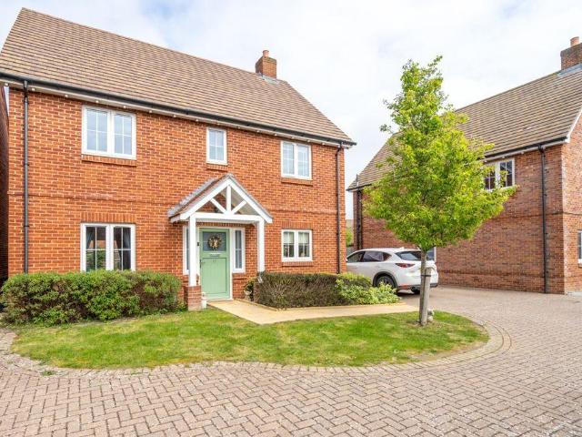 House for sale in Boxgrove, Littlecote