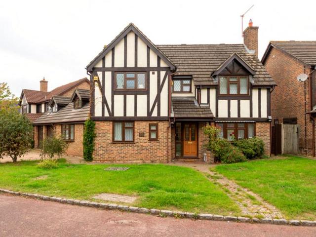 House for sale in Shinfield