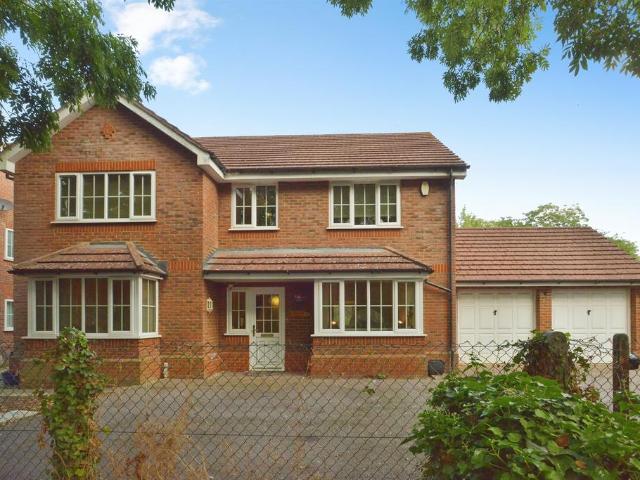 House for sale in Fenny Stratford, Milton Keynes